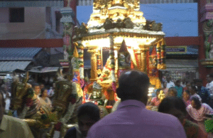 ஸ்ரீ மாரியம்மன் ஆலயத்தில் தங்க தேரோட்ட நிகழ்ச்சி