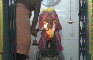 ஸ்ரீ மதுரை வீரன் சுவாமிக்கு அம்மாவாசை அபிஷேகம்