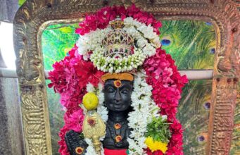 கரூர் எல் ஜி பி நகர் குபேர சக்தி விநாயகர் ஆலயத்தில் வளர்பிறை சஷ்டி முன்னிட்டு பாலமுருகனுக்கு சிறப்பு அபிஷேகம்